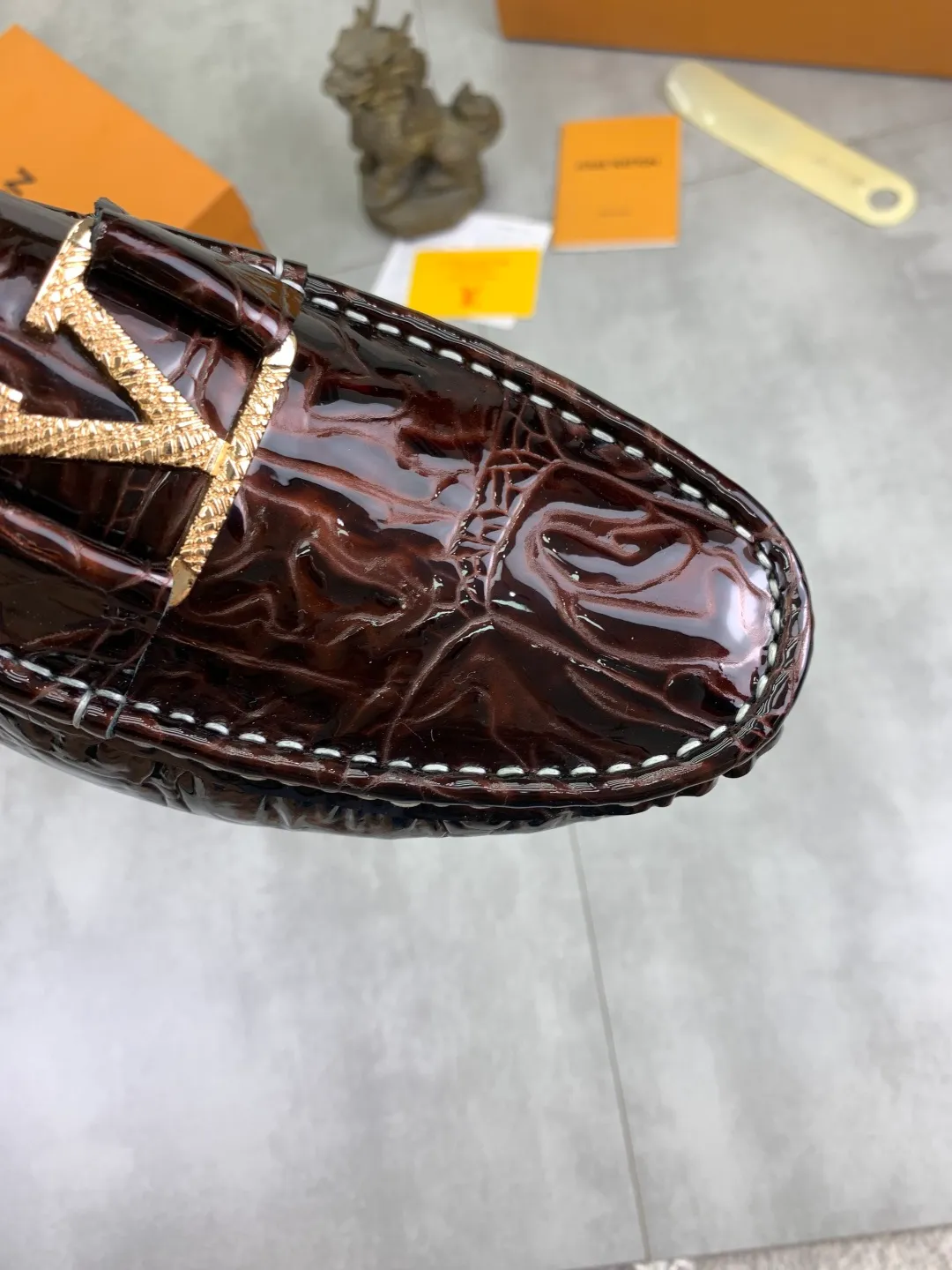 Men's men's shoes 💰P360💰【New style】🆘 🔥🆕【Louis Vuitton】LV Hong Kong high-quality beanie shoes. Loaf style for lazy people. This fabric is made of 🇮🇹 imported Italian first-layer cowhide➕full first-layer pigskin lining. The lining is more high-end. The original non-slip and wear-resistant rubber outsole is the only choice for driving. Size: 38-45. 4️⃣colors available.
